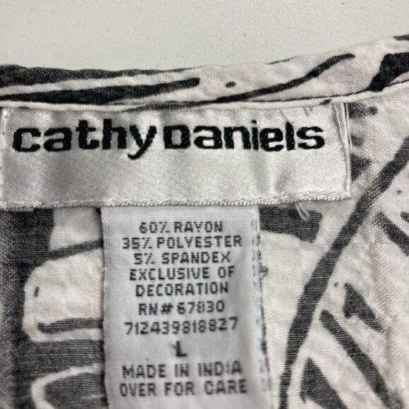 CATHY DANIELS, Women’s top, Size Large, Gray & White Floral, 3/4 length sleeves - Picture 4 of 14